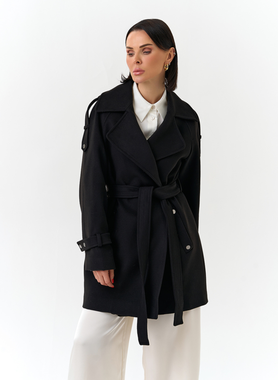 Женское укороченное пальто с английским воротником