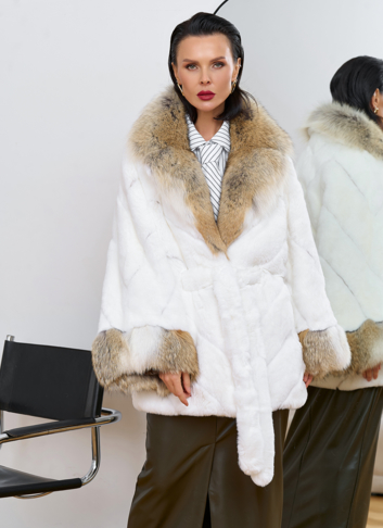 Шуба из кролика с отделкой из меха койота