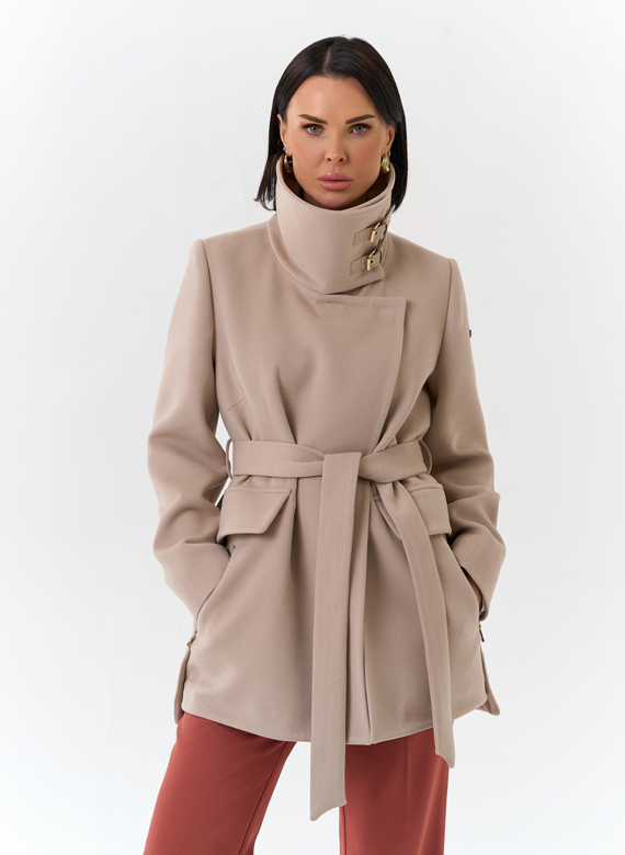 Женское укороченное пальто с воротником стойкой