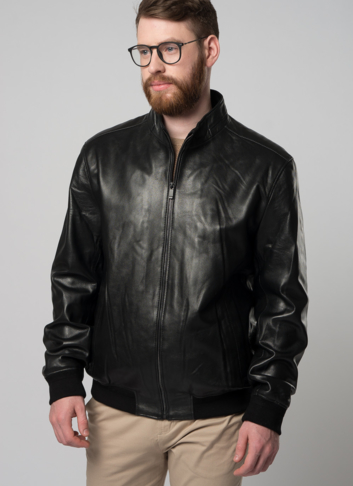 Мужская кожаная куртка на молнии