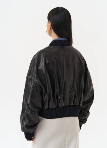 Женская куртка бомбер из натуральной кожи