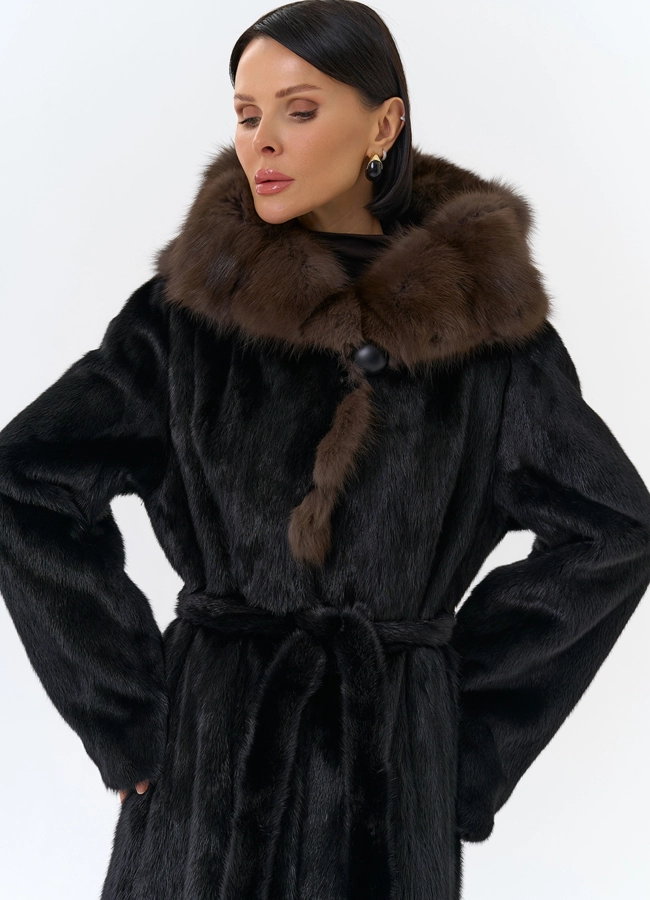 Шуба из норки с капюшоном  модель № 25003 универмаг малина