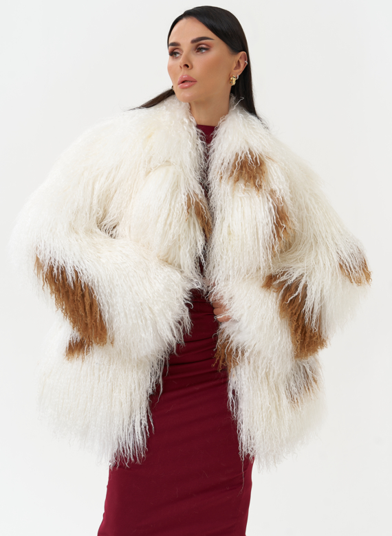 Женская шуба из меха ламы