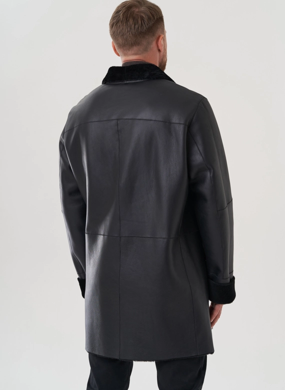 Дубленка мужская черного цвета 