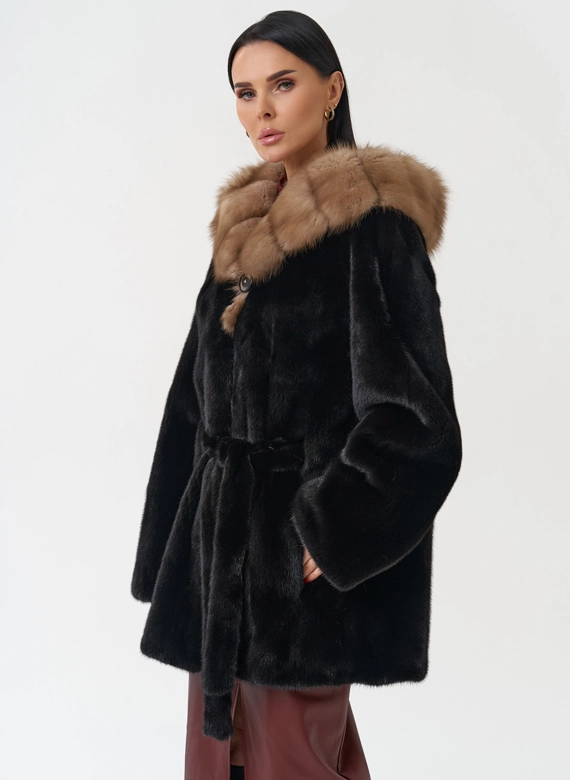 Норковая шуба с капюшоном из меха куницы