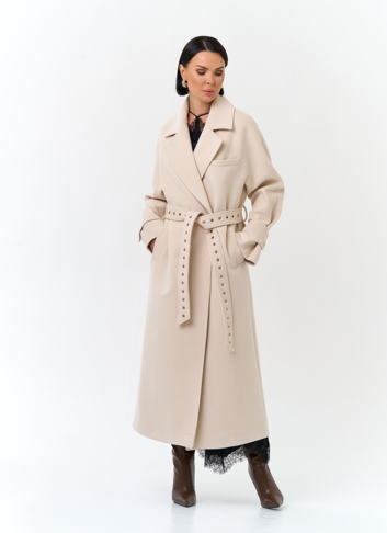 Женское пальто с акцентным поясом