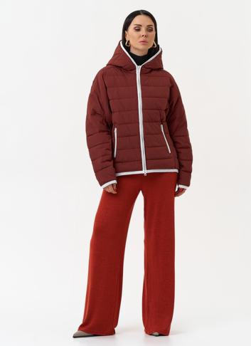 Женская утепленная куртка в бордовом цвете