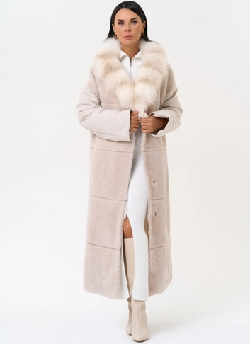 Комбинированное женское пальто из меха овчины с поясом
