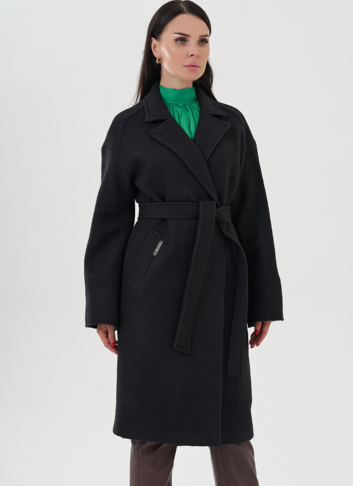 Женское пальто с английским воротником черного цвета 