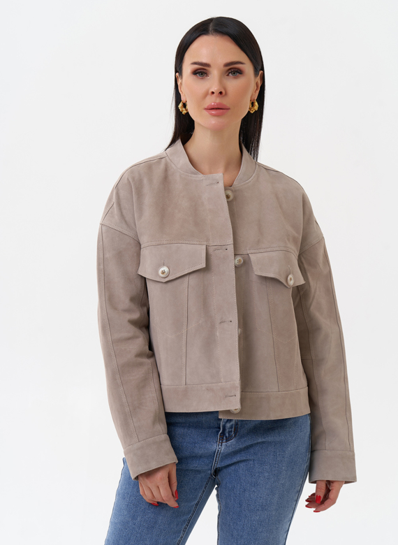 Светлая куртка из замши