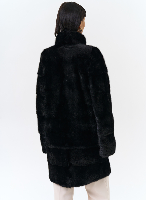 Норковая шуба с воротником стойка черного цвета 