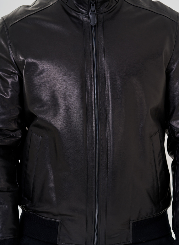 Куртка мужская черного цвета из натуральной кожи