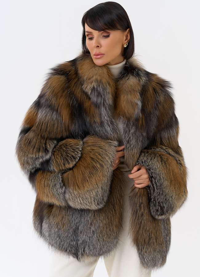 Короткая шуба из лисы модель № 32011 универмаг малина